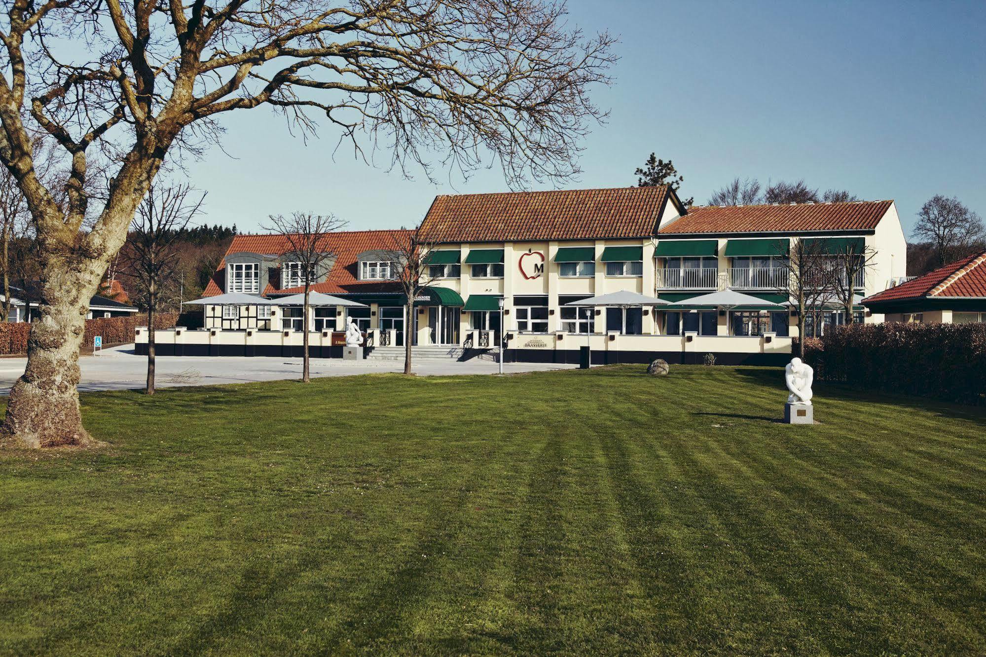 Molskroen Strandhotel Ebeltoft Exteriör bild