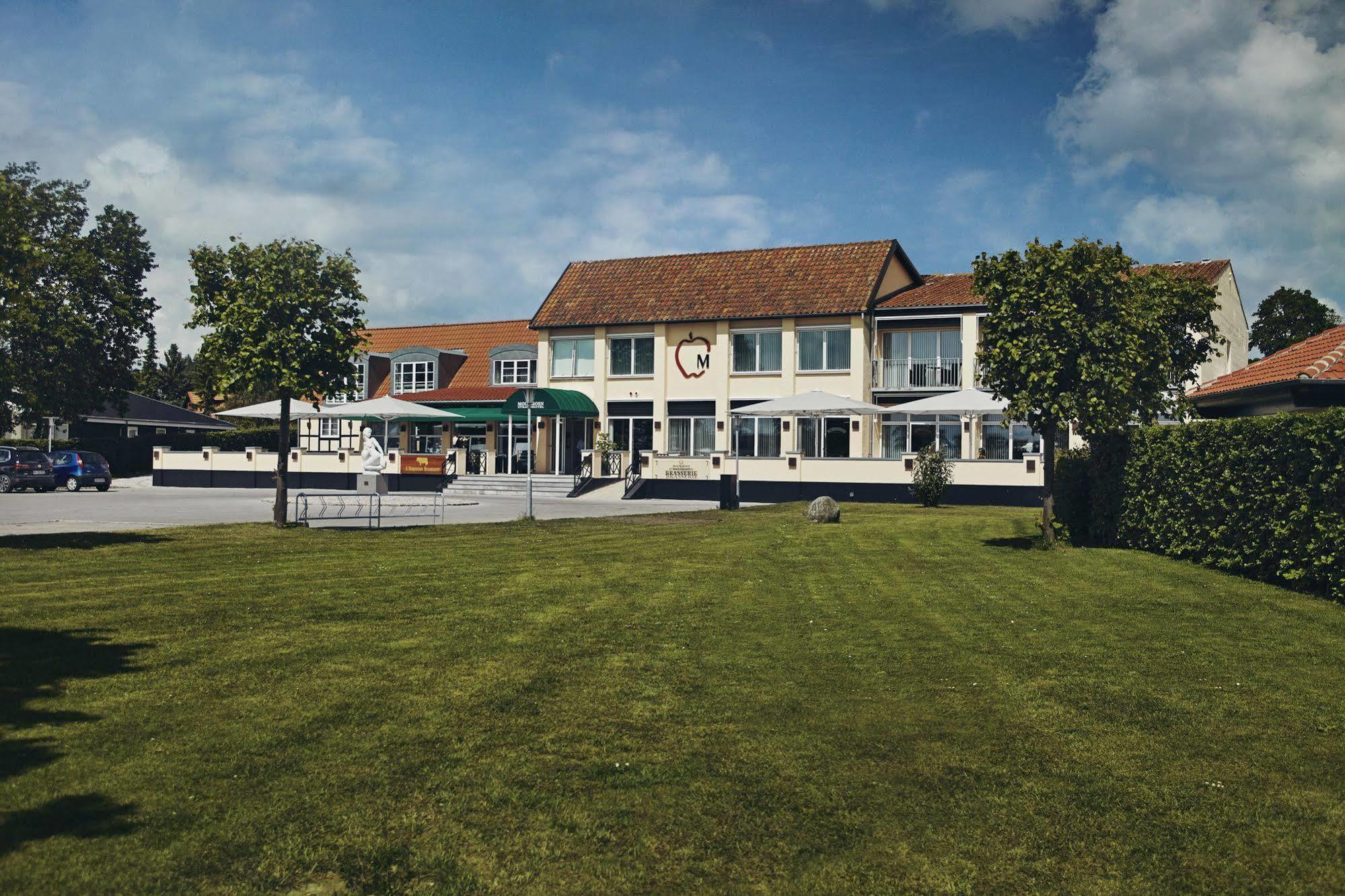 Molskroen Strandhotel Ebeltoft Exteriör bild
