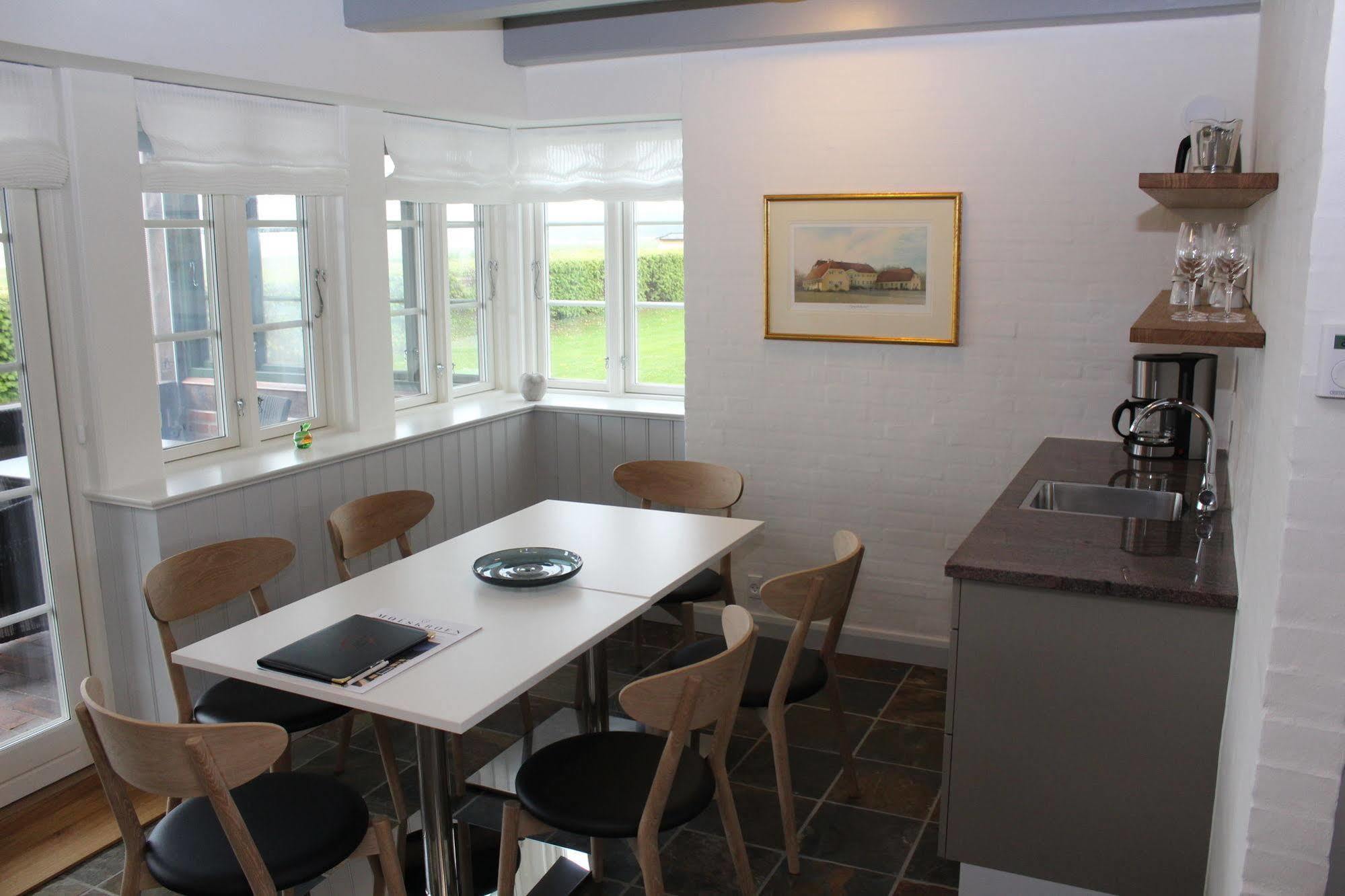 Molskroen Strandhotel Ebeltoft Exteriör bild